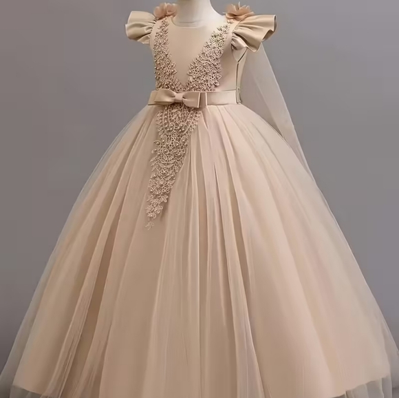 Elegant Cream Kids Dress with Lace Detailing - Picture 2 of 4